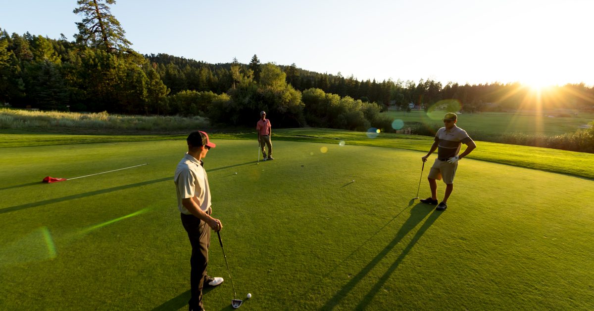 Recreational activities. Гольф в горах. Golf большой. The biggest Golf courses. MT Golf велик.