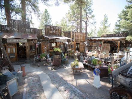 Antique and thrift shop in Big Bear Lake, CA