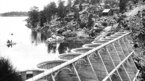 black and white photo of Big Bear Lake dam